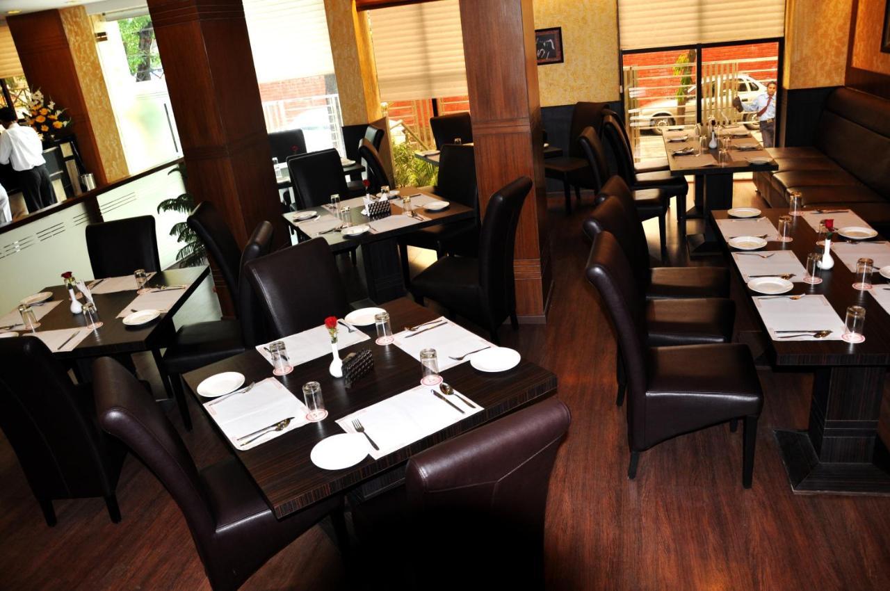 Divine Paradise Neu-Delhi Exterior foto
