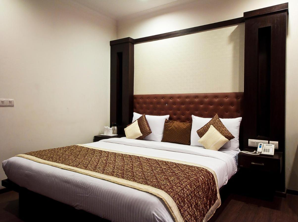 Divine Paradise Neu-Delhi Exterior foto