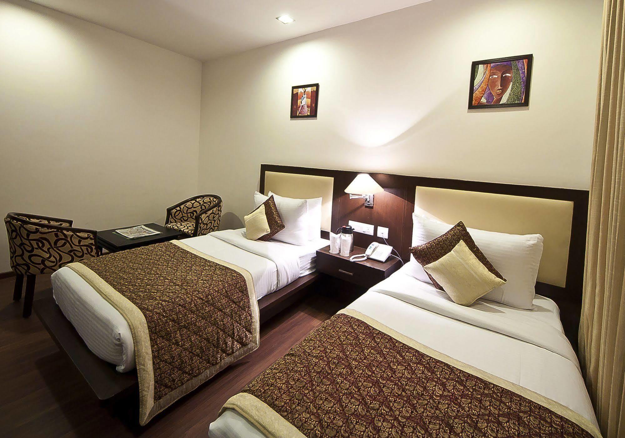 Divine Paradise Neu-Delhi Exterior foto